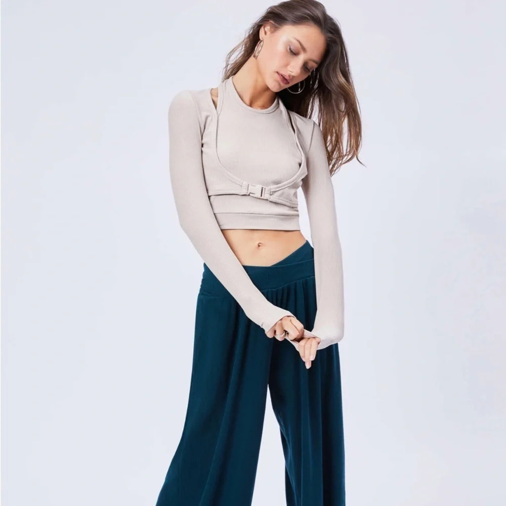 Cinder Long Sleeve  Buckle Top in Grey